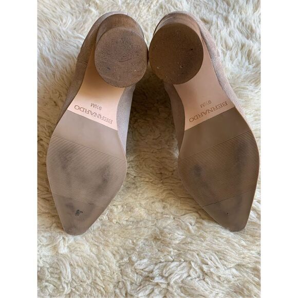 Bernardo Ferris Suede Pointed Toe Bootie Beige Size 9.5 - Picture 5 of 12